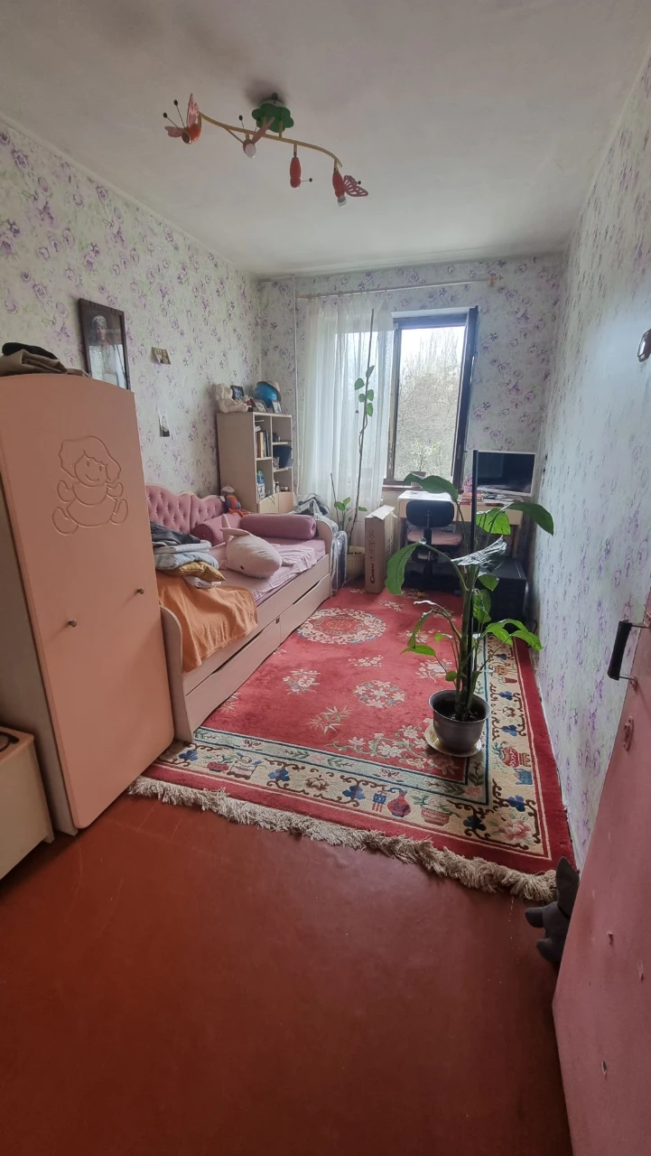 Продаж 3-кімнатній квартири в мікрорайоні "Сонячний"