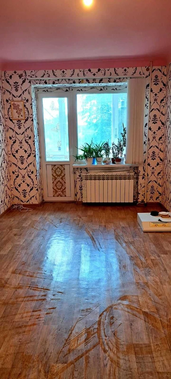 2-х ком. Світло і тепло є! Кв. на  Эдуарда Фукса,2/5 пов..