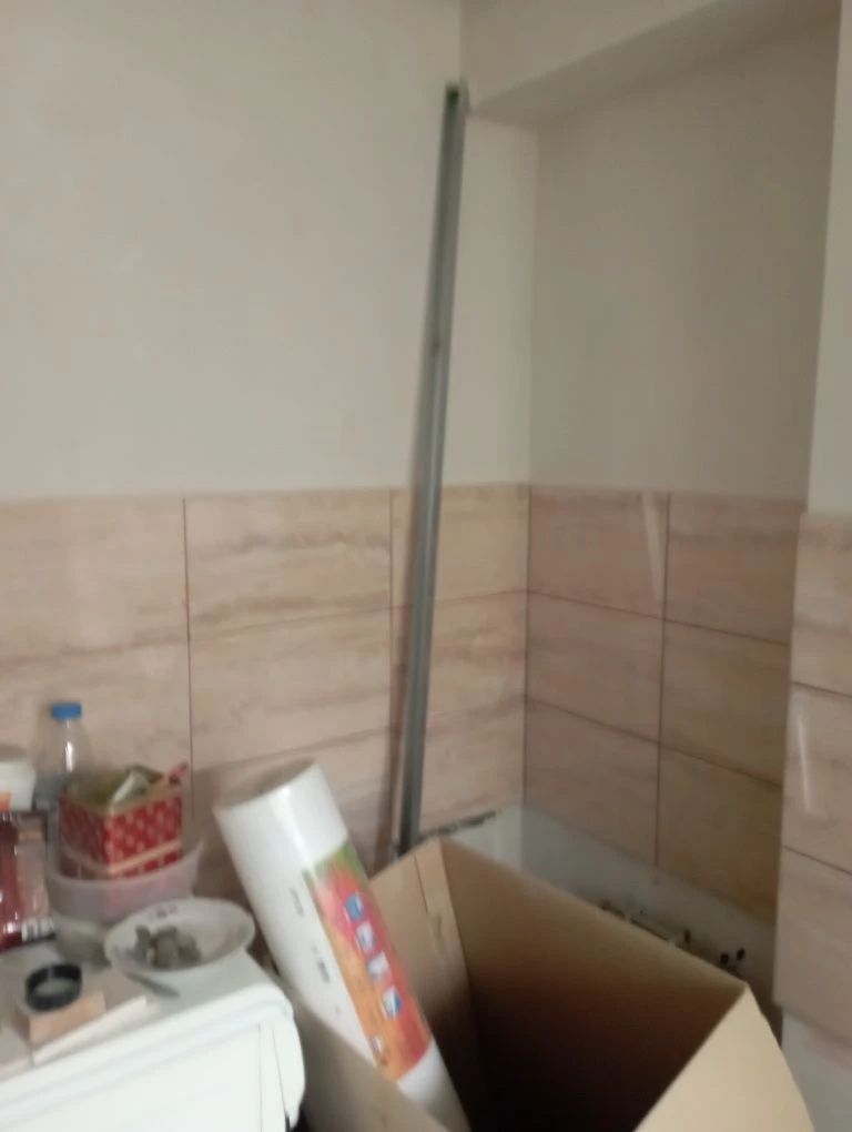 Продам трикімнатну квартиру з ремонтом.