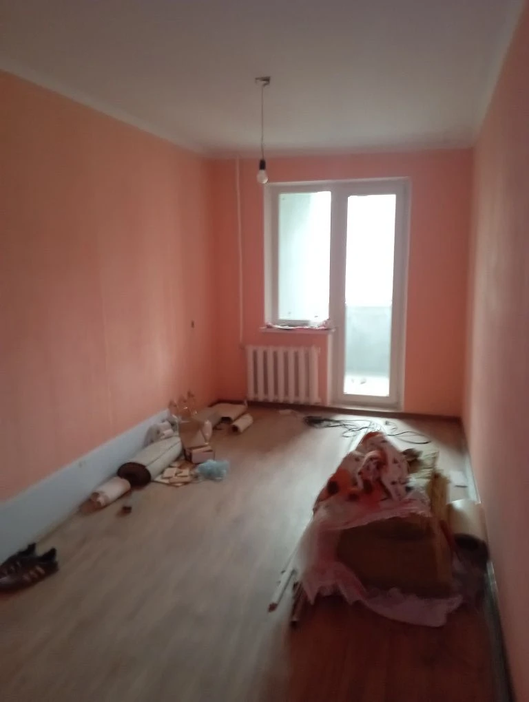 Продам трикімнатну квартиру з ремонтом.