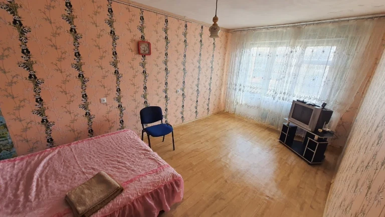 1-bedroom apartment on Vechirniy Boulevard, 3
