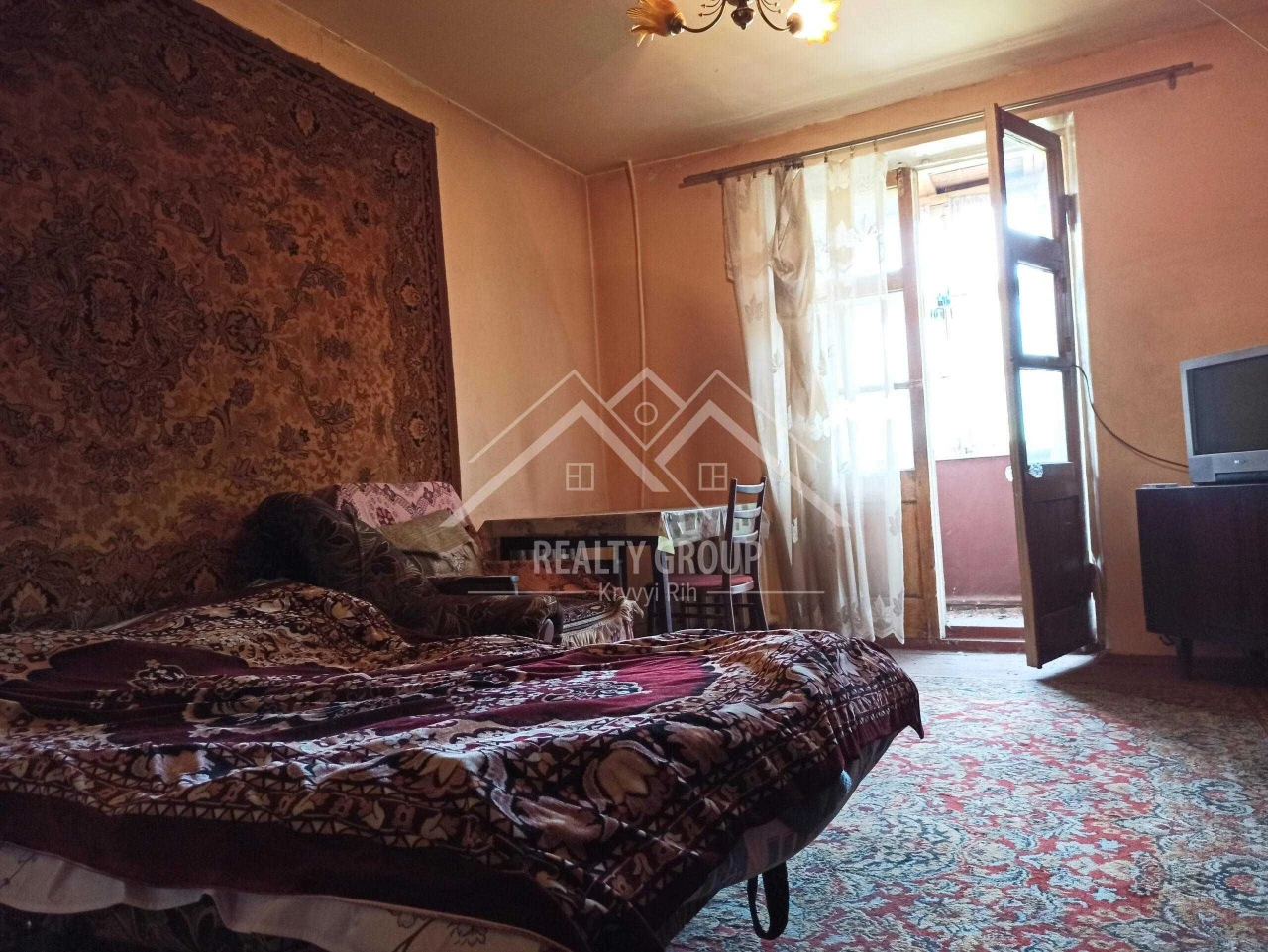 Продаж 2-кімн квартири вул. Есеніна 1 (двір закритого типу)