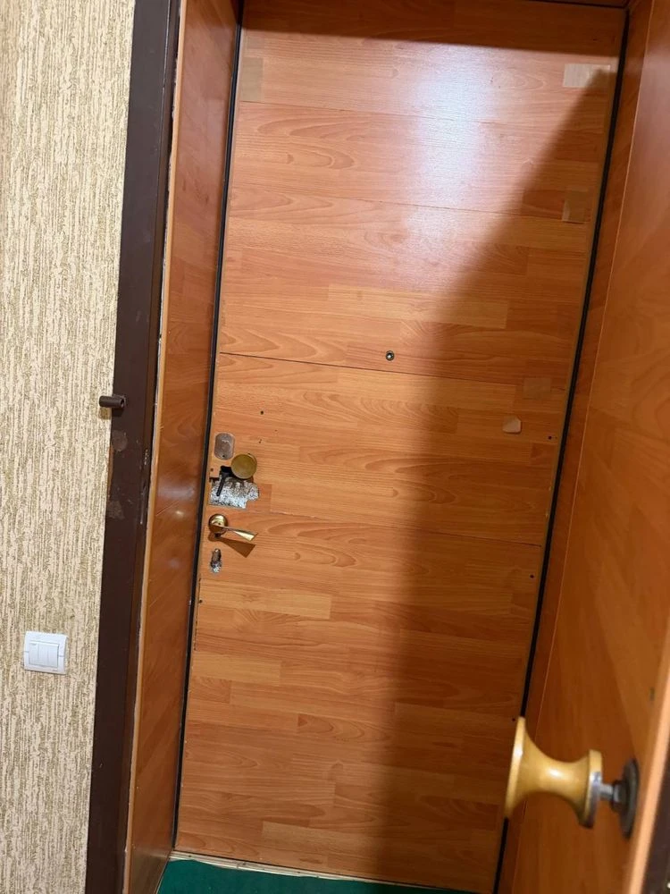 продам 4 комнатную квартиру