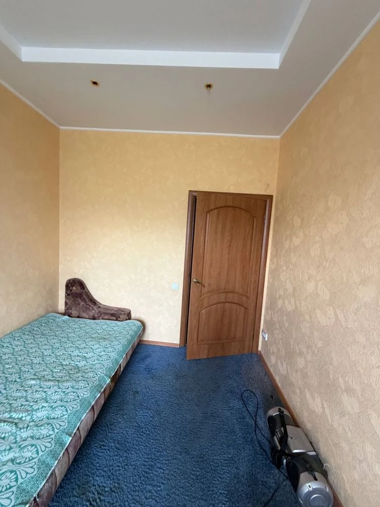 продам 4 комнатную квартиру