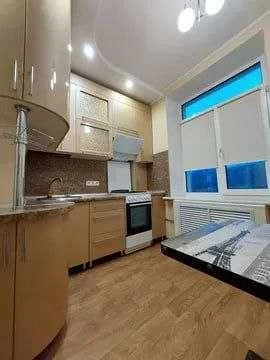 Продаю 3х комнатную высокогабаритную квартиру