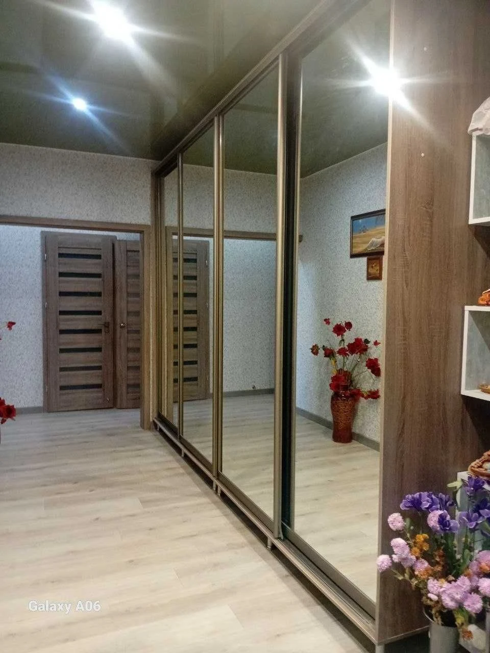 Продаю 3х комнатную высокогабаритную квартиру