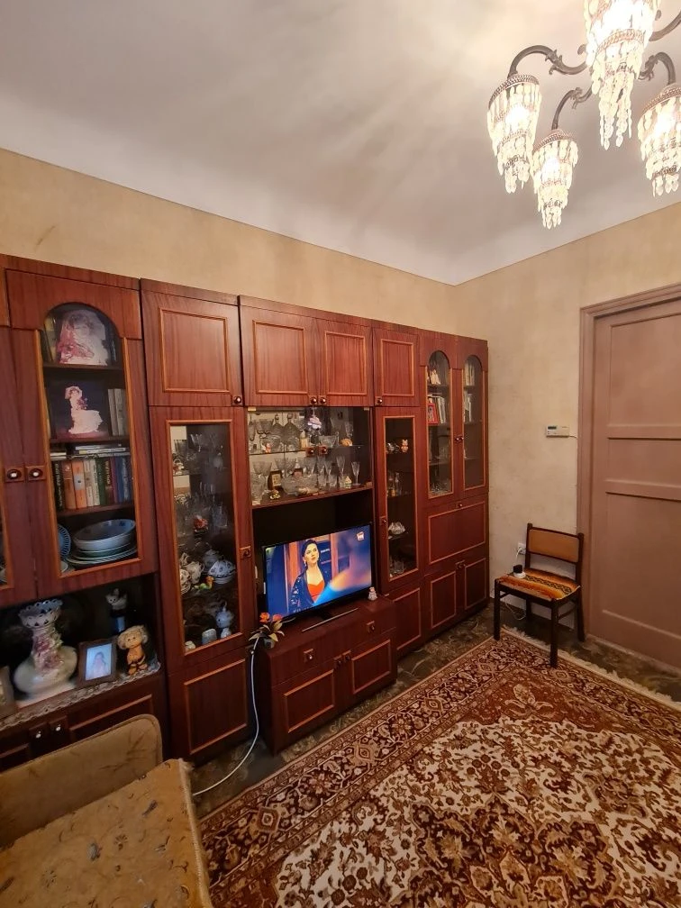 Продается 2-комнатная квартира, центр города