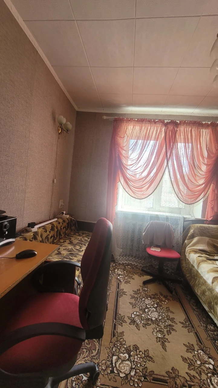 Продається 3-кімнатна квартира в Марганце. РОЗТРАЧ!