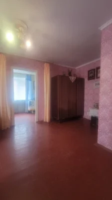 Продам 2-во кімнатну в центрі Марганця.