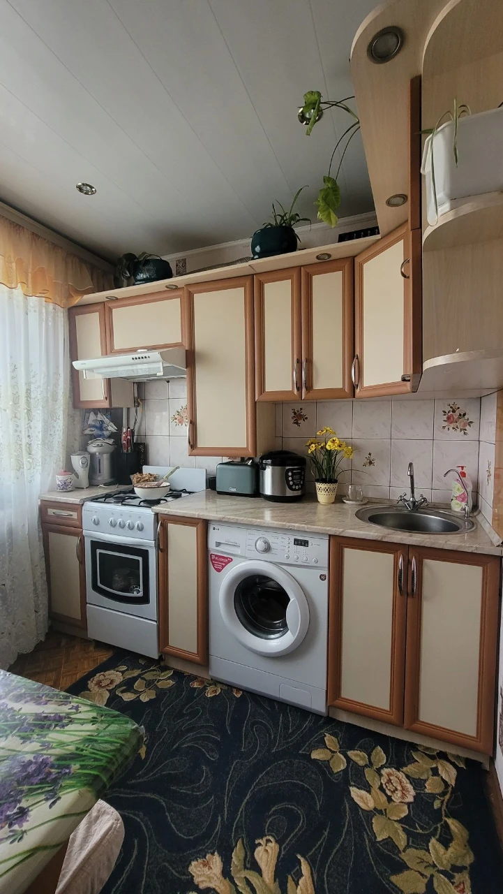 Продається 1-кімнатна квартира. Можливий обмін на будинок.