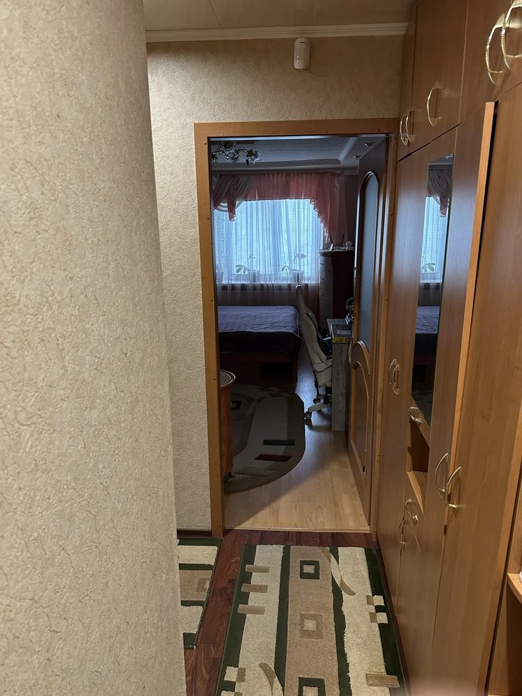 Двокімнатна квартира на площі