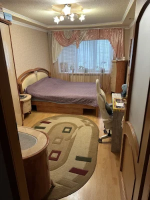 Двокімнатна квартира на площі
