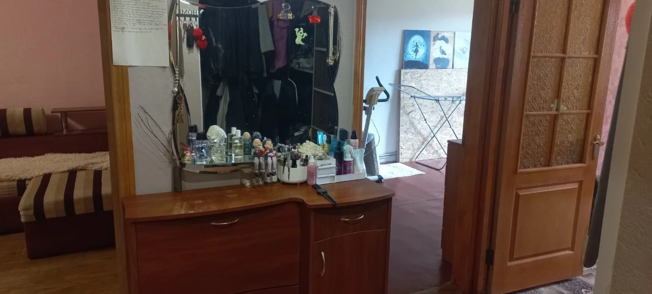 Продается трехкомнатная квартира