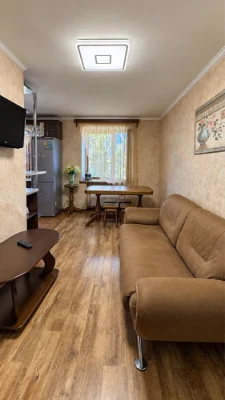 Студія з трьома кімнатами на площі незалежності