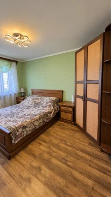 Студія з трьома кімнатами на площі незалежності