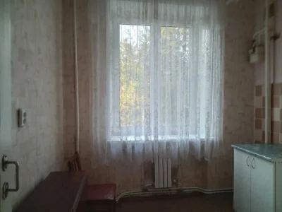 Продам 2-комн. квартиру - сталинку