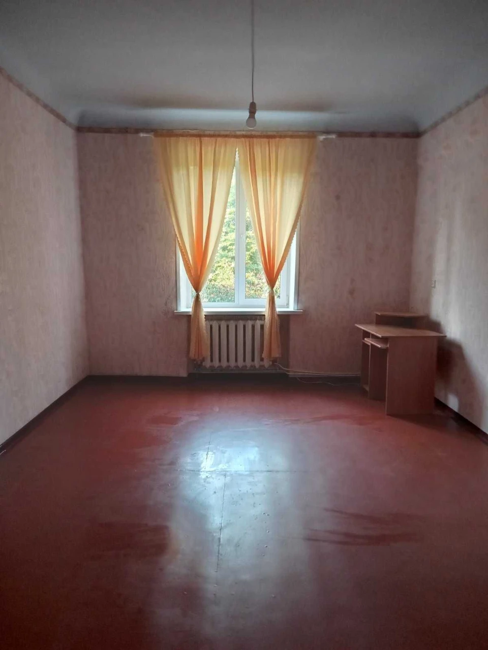 Продам 2-комн. квартиру - сталинку