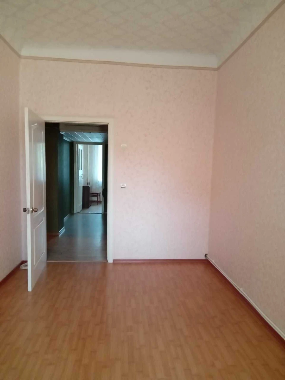 Продам 2-комн. квартиру - сталинку