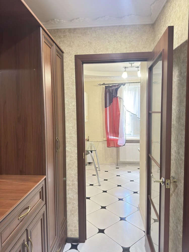 Продам 3х Княжа, 1 этаж 13700 дол