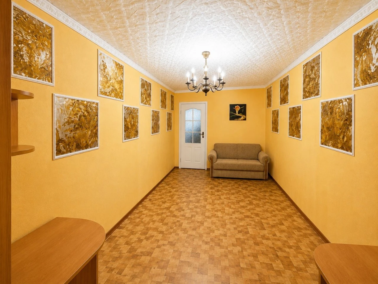 Продається 2-кімнатна квартира в Нікополі, в районі Варус (великий)