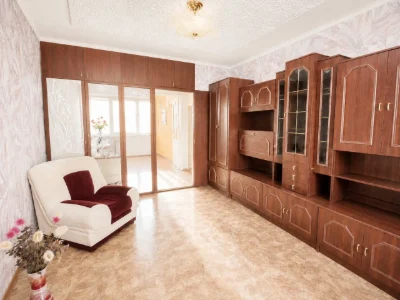 Продається 2-кімнатна квартира в Нікополі, в районі Варус (великий)