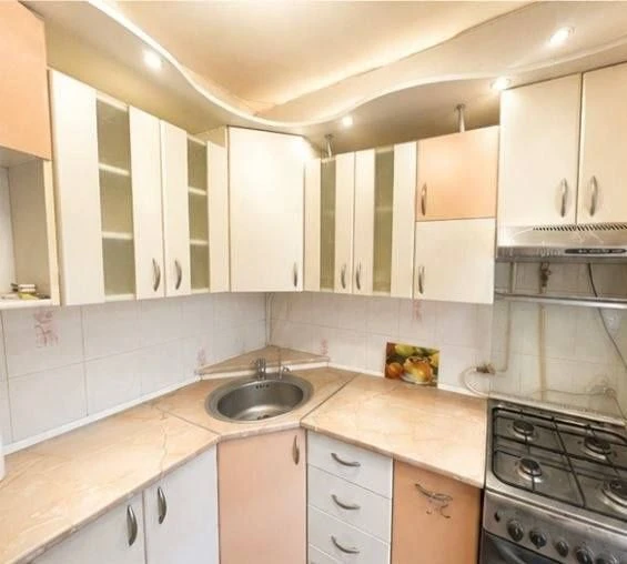 Продається 2-кімнатна квартира в Нікополі, в районі Варус (великий)