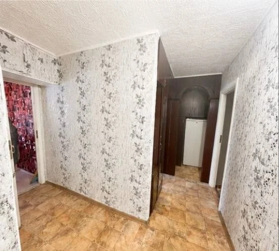 Продається 2-кімнатна квартира в Нікополі, в районі Варус (великий)