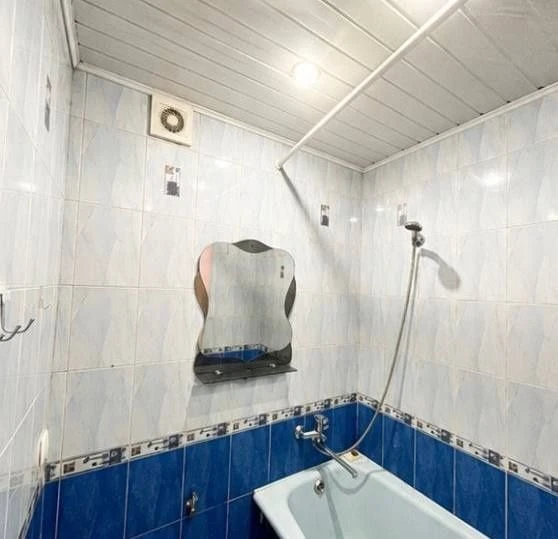 Продається 2-кімнатна квартира в Нікополі, в районі Варус (великий)