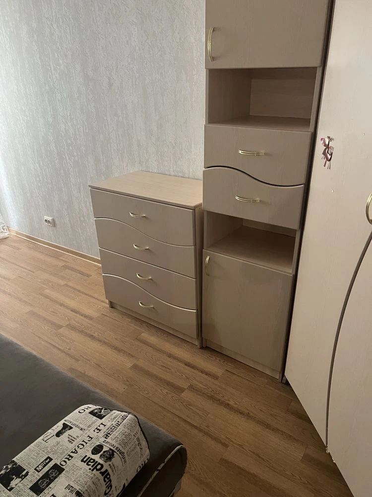 Продается 2-комнатная квартира в районе Кристал, Никополь, с техникой