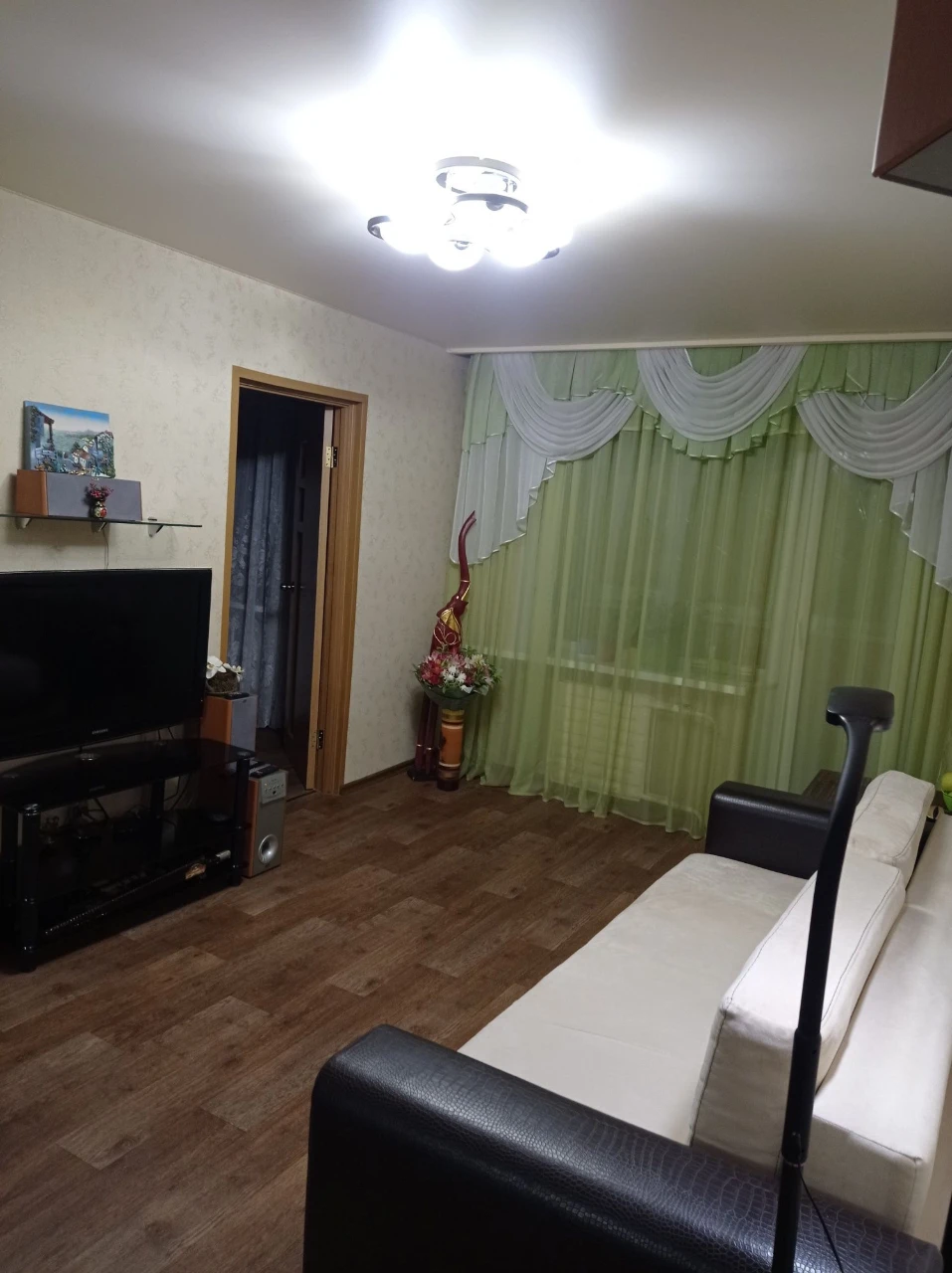 Продается 4-комнатная квартира в Никополе