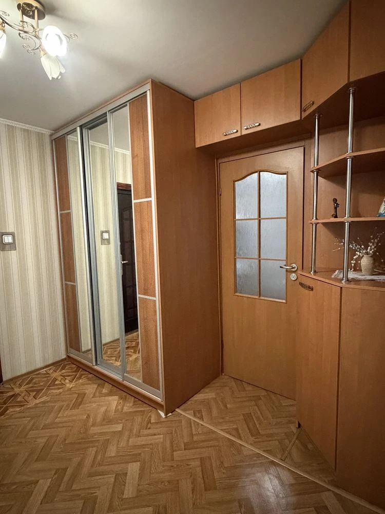 АН Продается 3 ком кв 40 лет