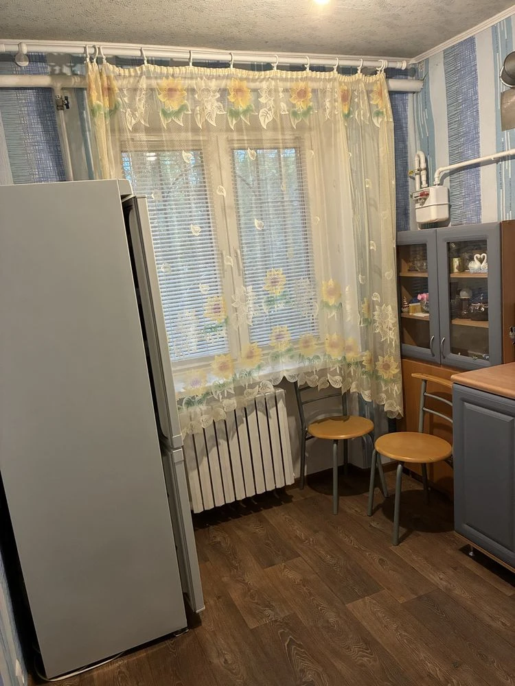 Продам 3 кімнатну квартиру на ВГСЧ з гаражом на 2 авто