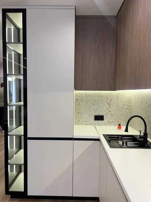 Продаж 3-кім з ремонтом в центрі міста, газове опалення, без