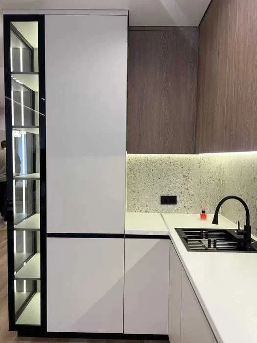 Продаж 3-кім з ремонтом в центрі міста, газове опалення, без