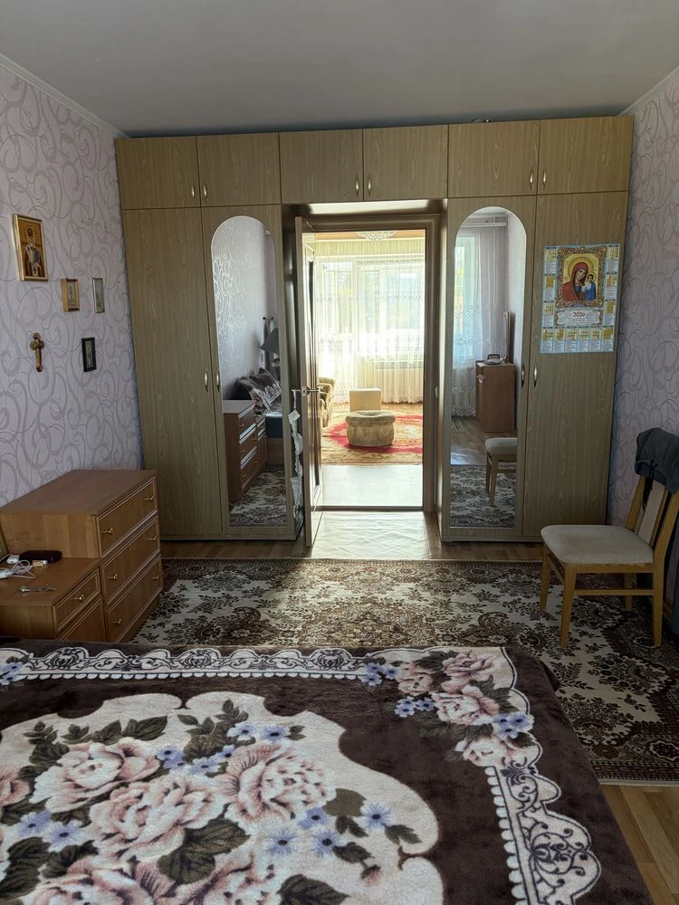 Продається 3-кімнатна квартира