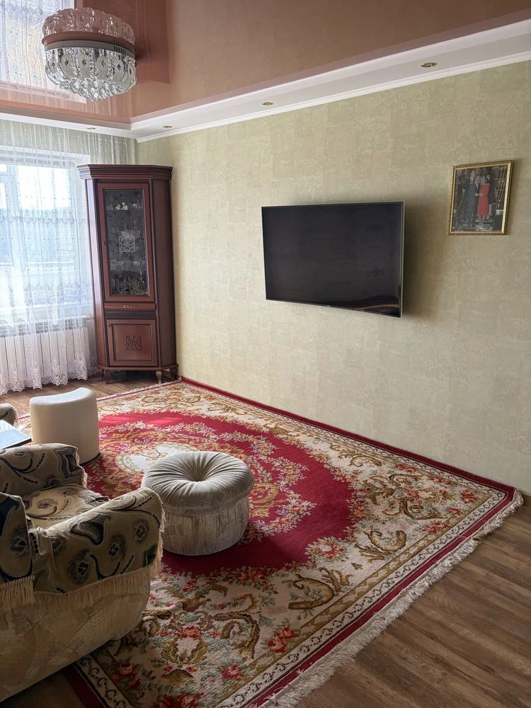 Продається 3-кімнатна квартира