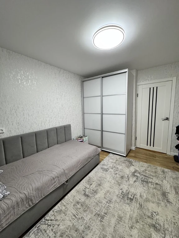 Продаж 3-кімнатна квартира