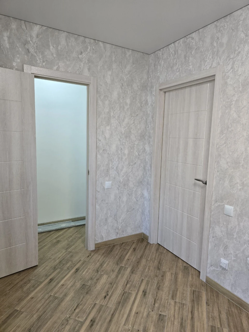 Продаж или аренда 20 000 грн + коммунальные 2-комнатная квартира