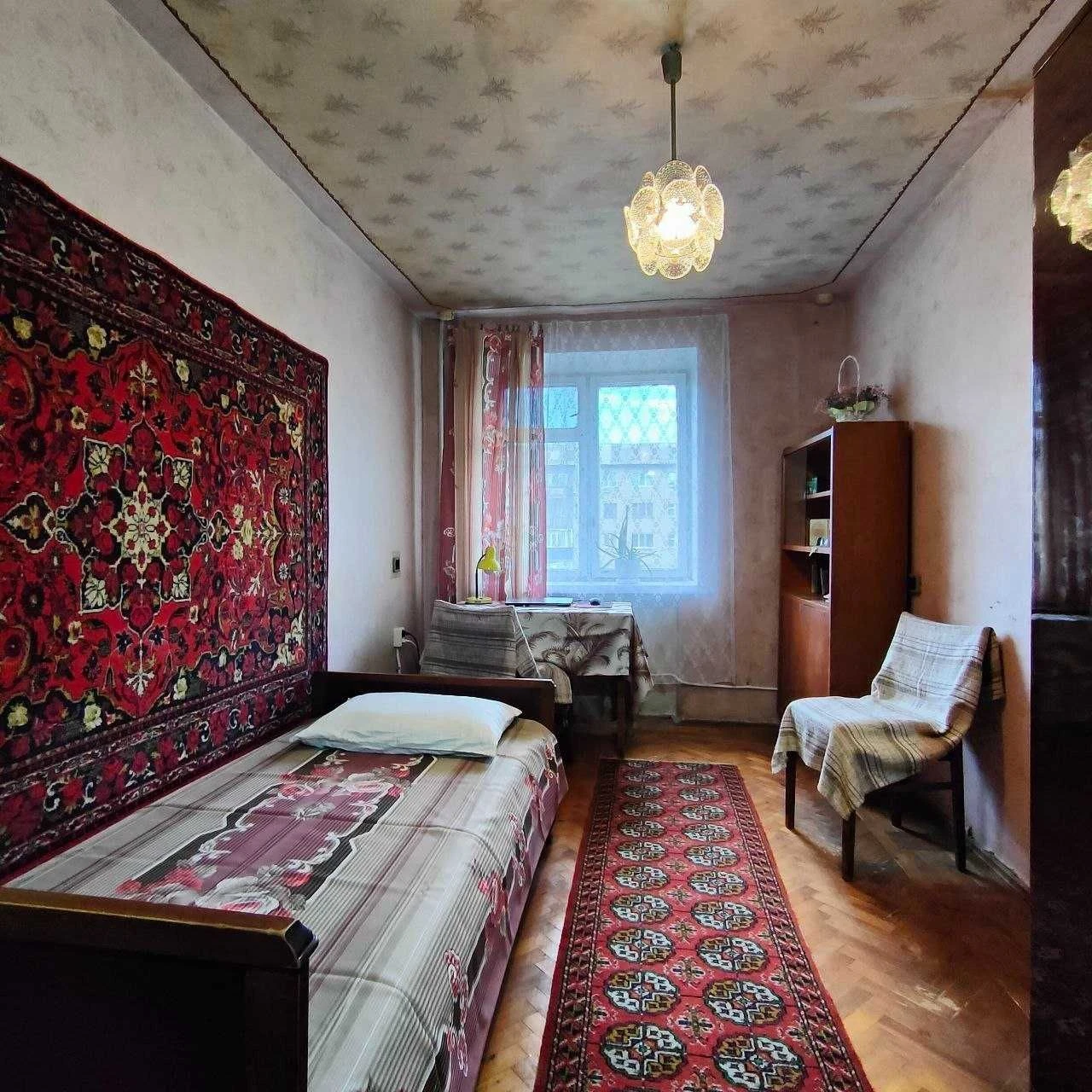 ПРОДАЖ! Невигідно продаю 3-кімнатну квартиру в центрі