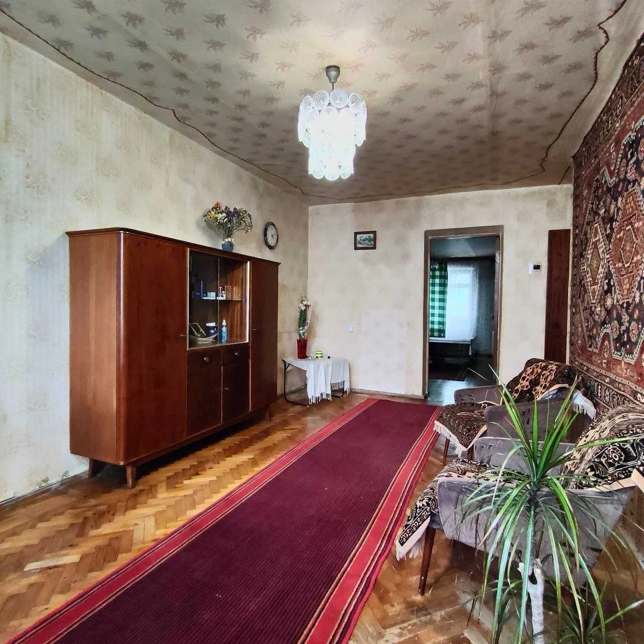 ПРОДАЖ! Невигідно продаю 3-кімнатну квартиру в центрі