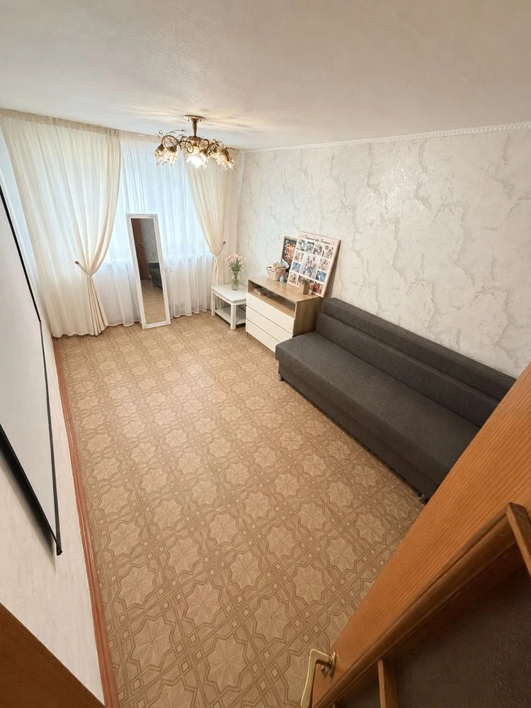 Продам 2 х кімнатну квартиру