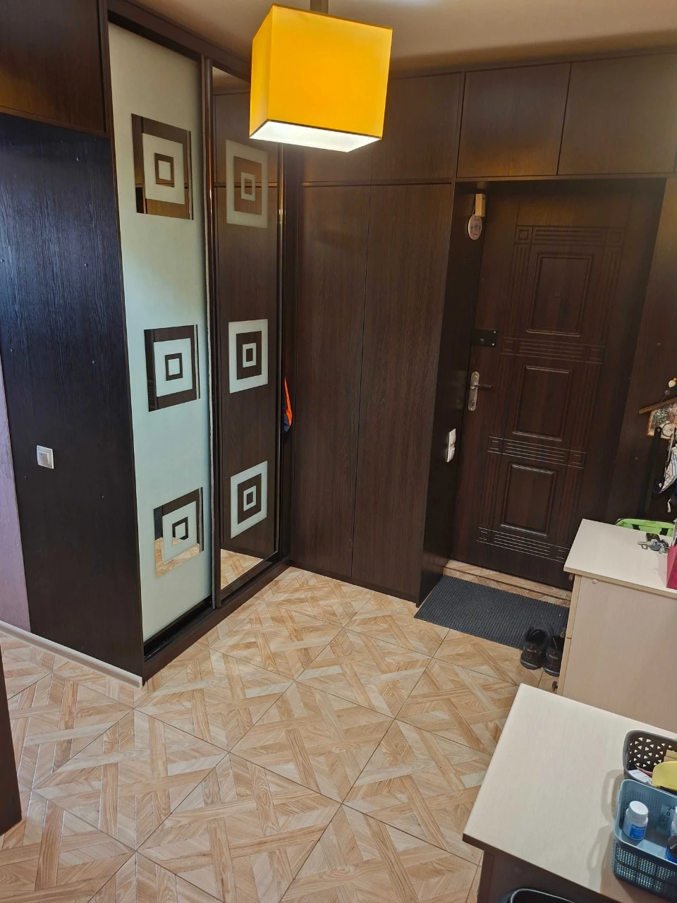Продається двокімнатна квартира в центрі міста