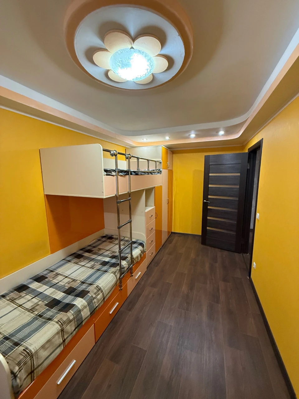 Квартира 3-х кімнатна, центр міста