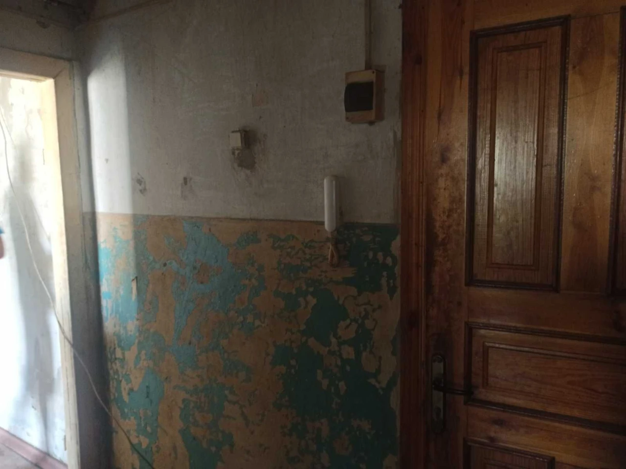 Терміново продається 1-кімнатна квартира. Селище 40 років. Потрібен ремонт