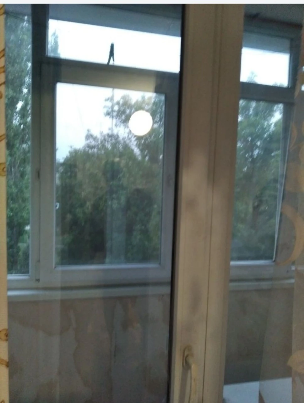 Urgent sale of a 2-room apartment in the city center