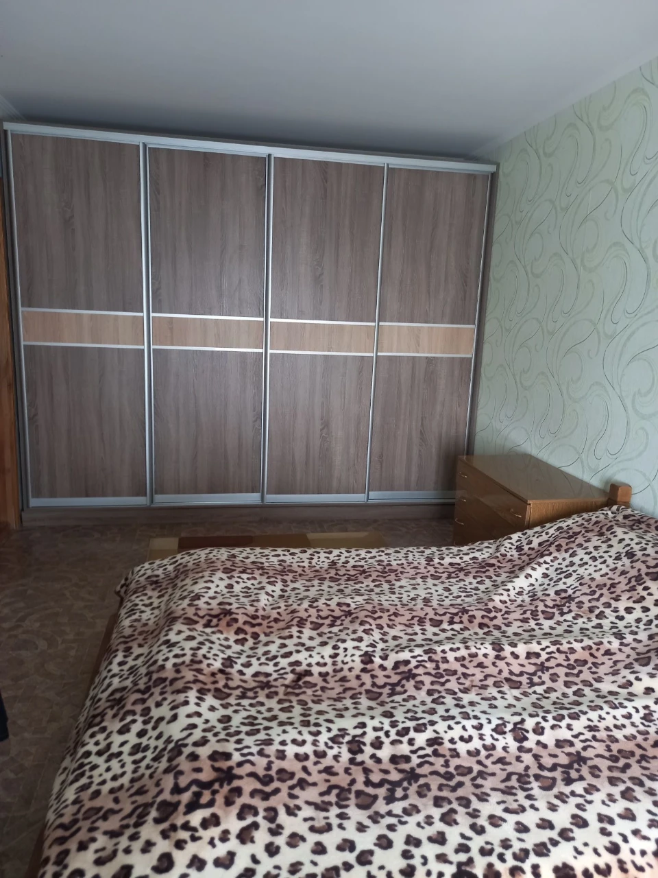 Продается трехкомнатная квартира на ПШС