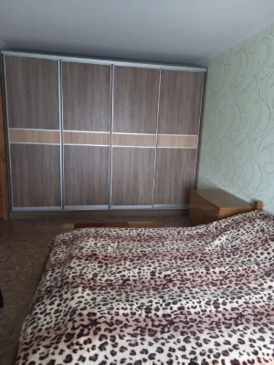 Продается трехкомнатная квартира на ПШС