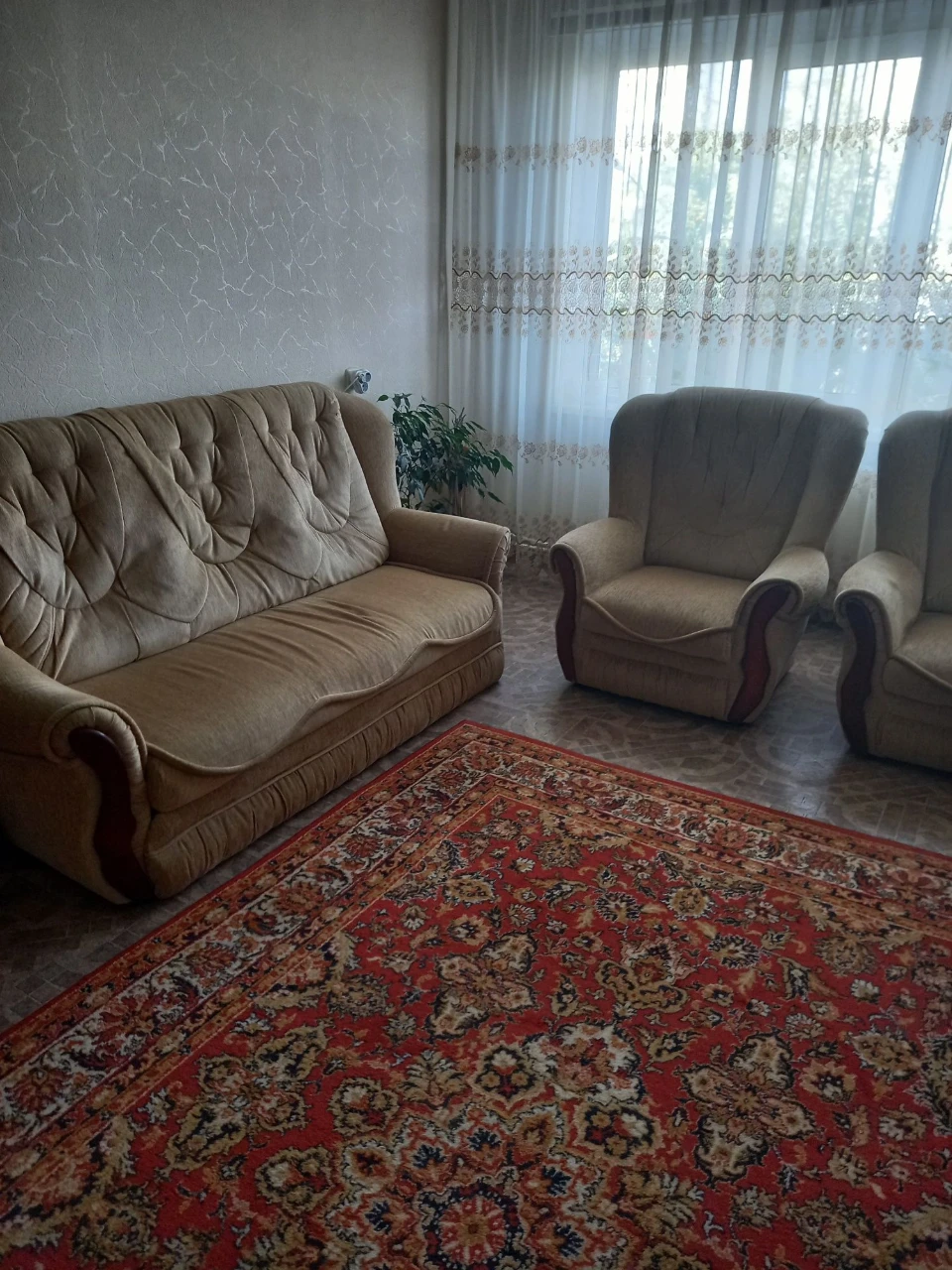 Продается трехкомнатная квартира на ПШС