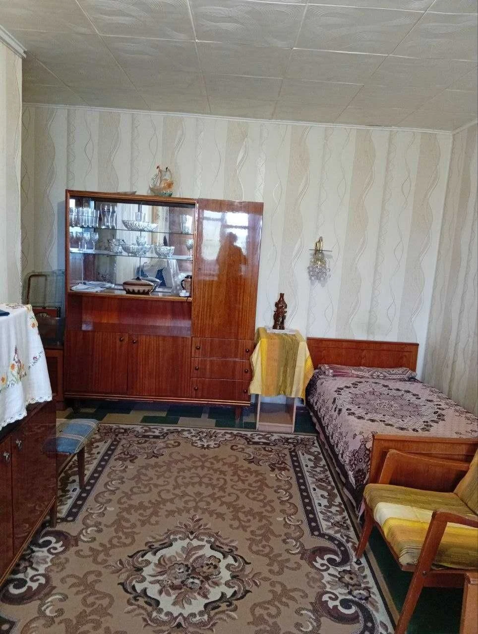 Продається двокімнатна квартира, Поділ