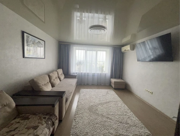 Продається квартира в центрі, 2-кімнатна, нового планування